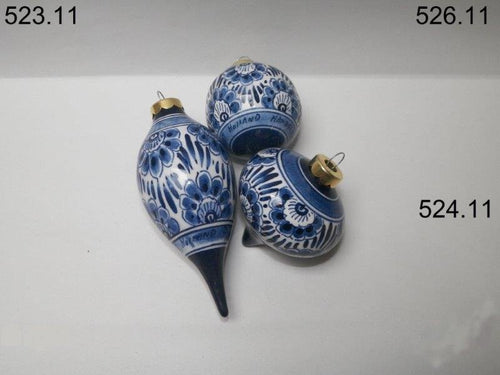 drie delftsblauwe kerstballen van keramiek