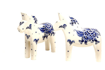 Delft blue horses