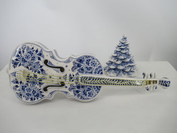 Delft blue violins