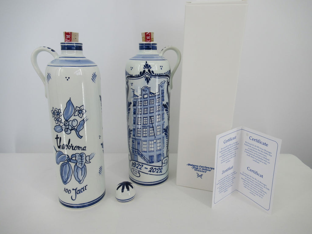 two personalised delftblue ginbottles back and front view.