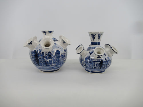  Two Handpainted tulipvases with canalhouse design.