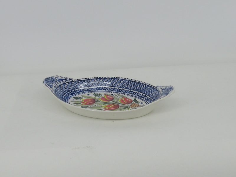 Delftblue dish oval, handpainted with red tuilp design