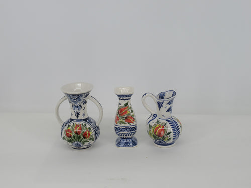 Set of 3 small vases tulip design