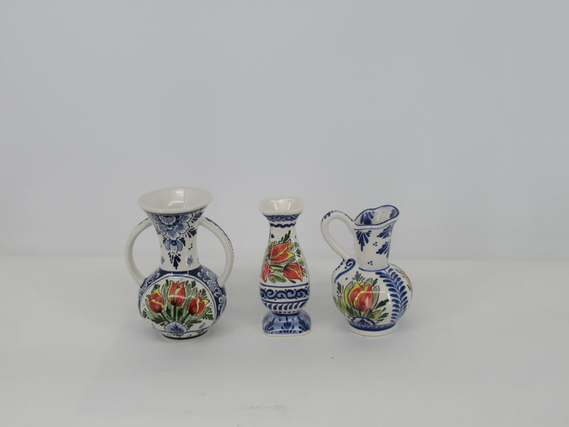 Set of 3 small vases tulip design